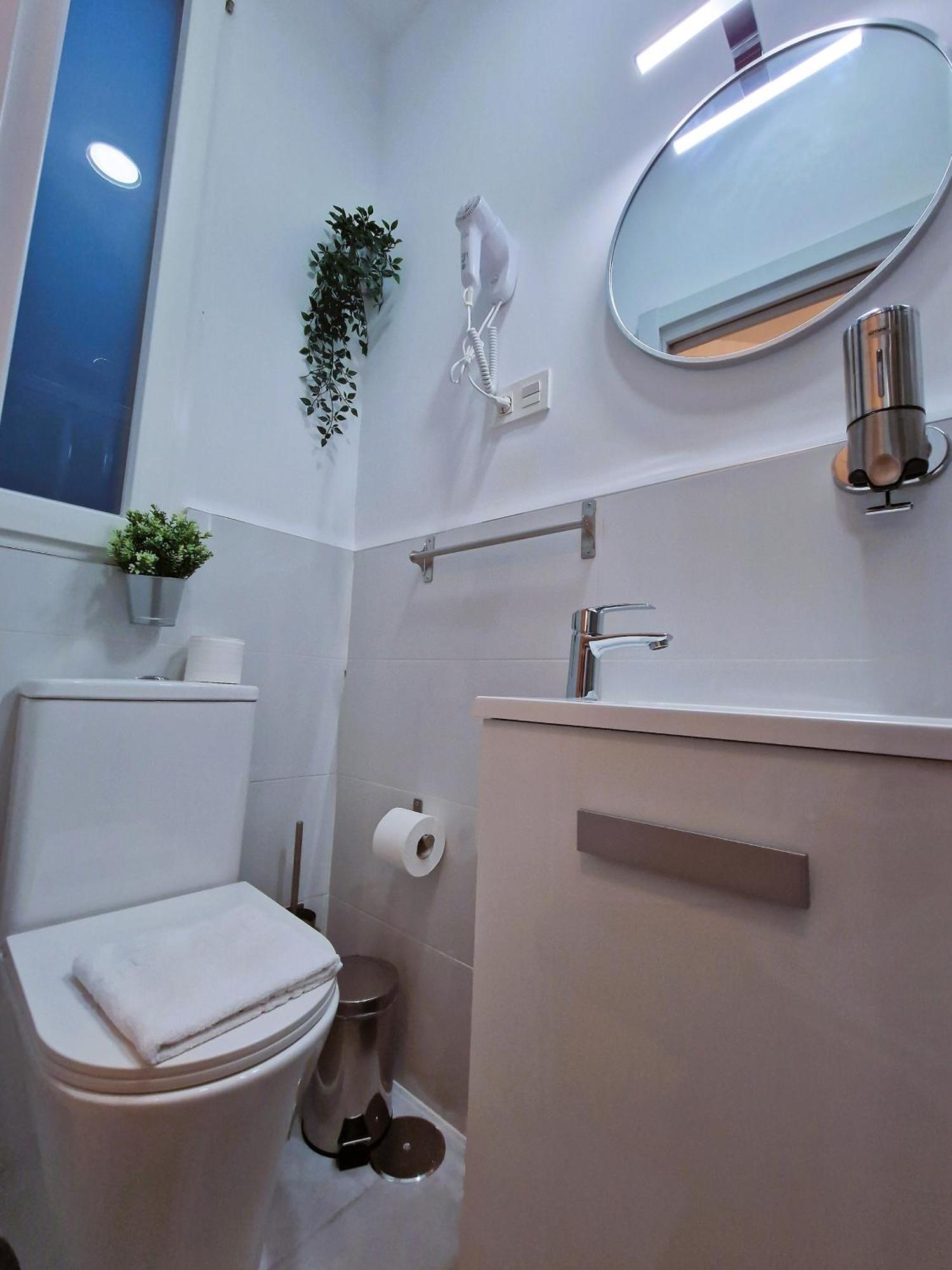 Interior Small Single Room,1536755431:JPEG