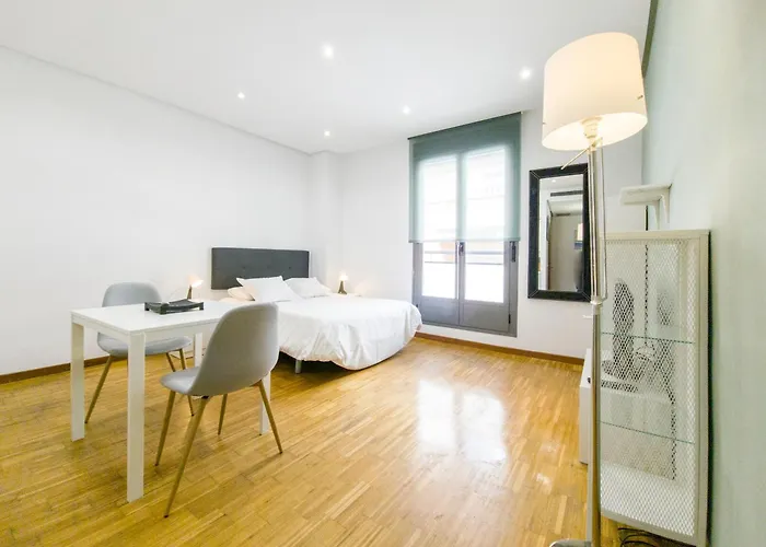 Apartamentos Conde Duque Decó